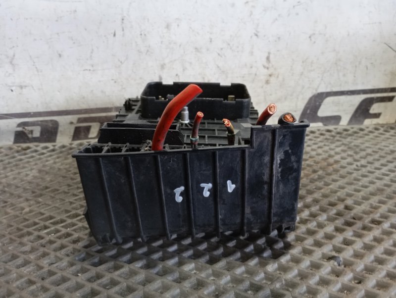 Блок предохранителей Skoda YETI 2011 5L