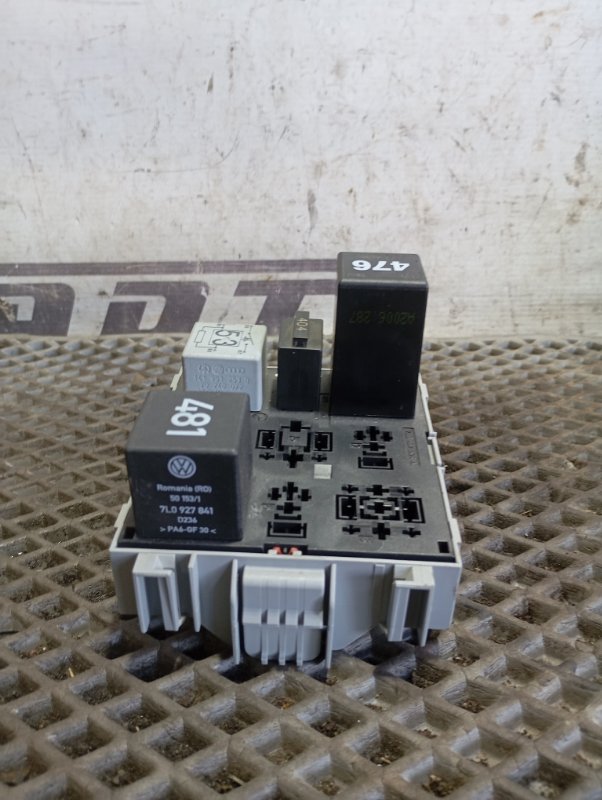 Блок предохранителей Volkswagen Touareg 2006 GP