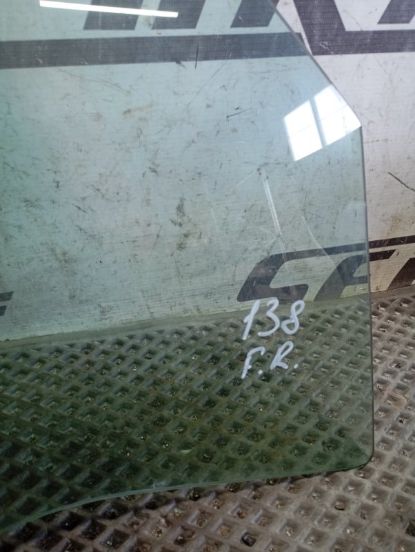 Стекло боковое Volkswagen Touareg 2006 GP