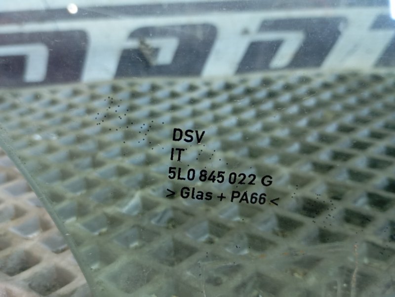Стекло боковое Volkswagen Touareg 2006 GP