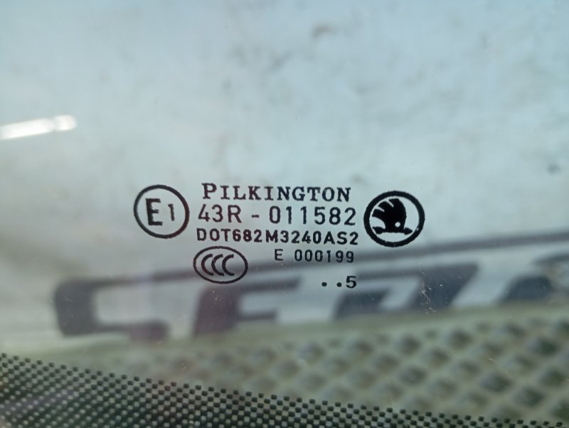 Стекло боковое Volkswagen Touareg 2006 GP