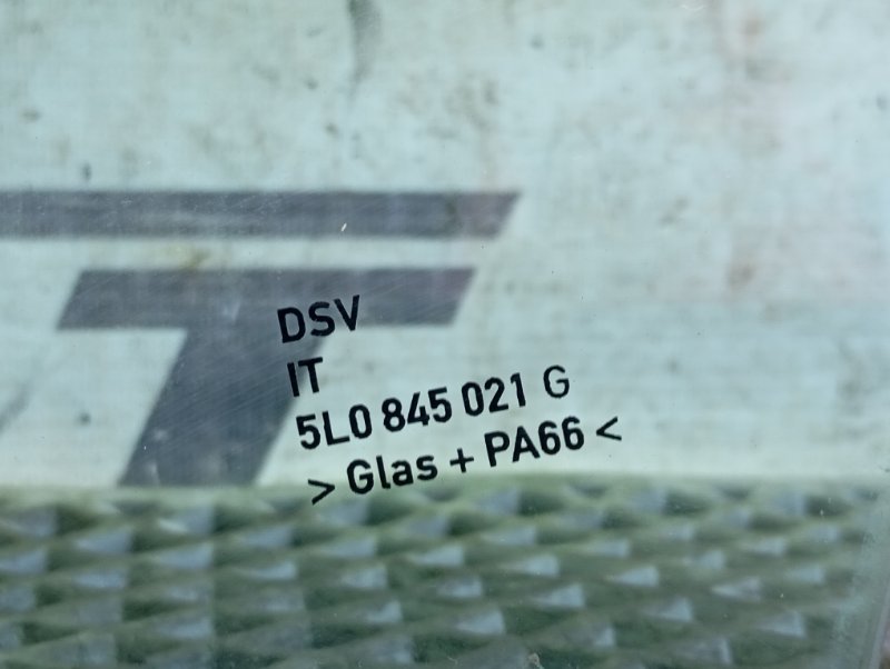 Стекло боковое Volkswagen Touareg 2006 GP