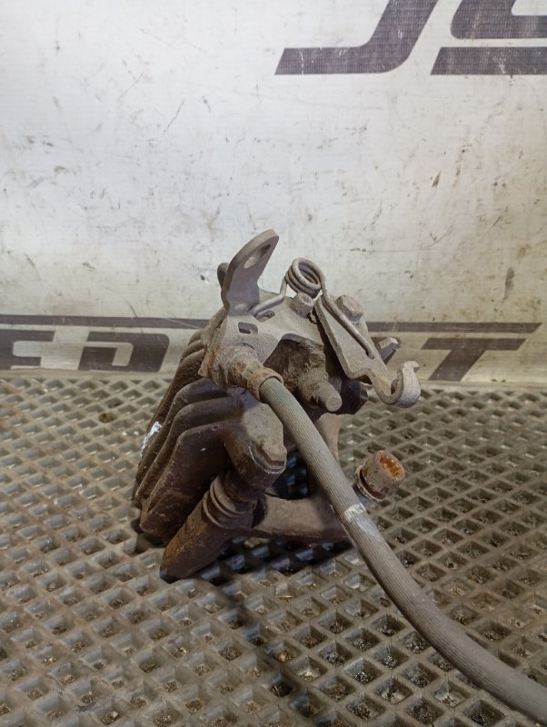 Суппорт Skoda YETI 2015