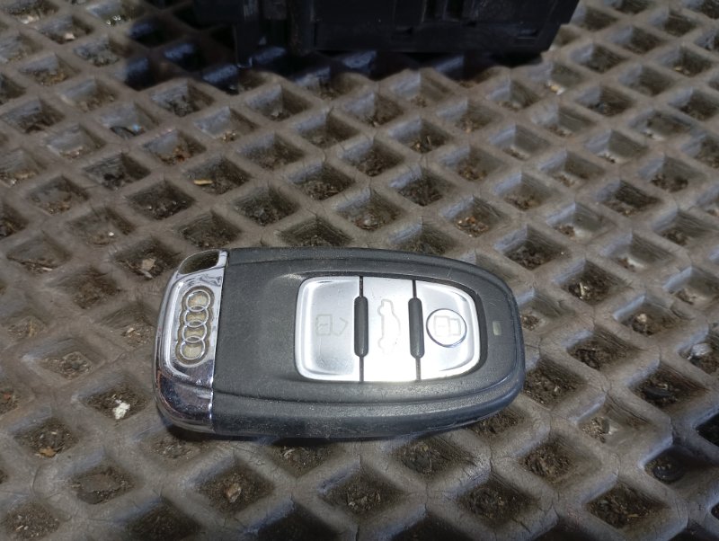 Ключ зажигания Audi Q5 2010 8R