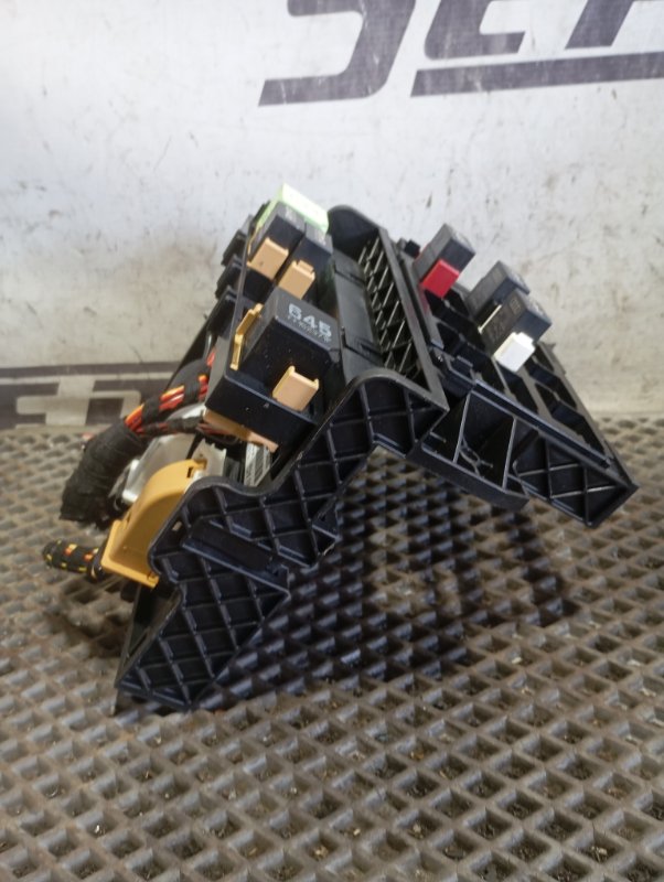 Блок предохранителей Skoda YETI 2015