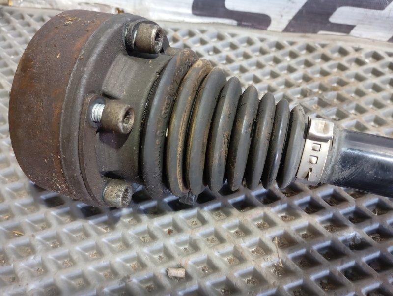 Вал приводной Skoda YETI 2015