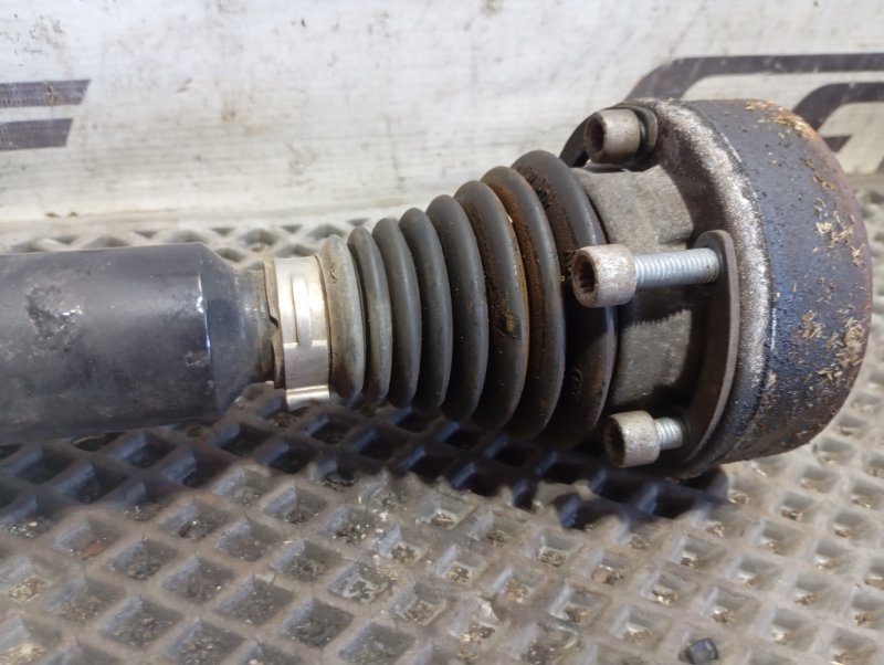 Вал приводной Skoda YETI 2015