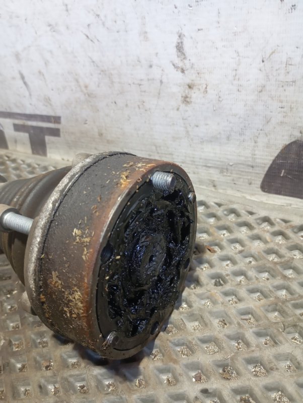 Вал приводной Skoda YETI 2015