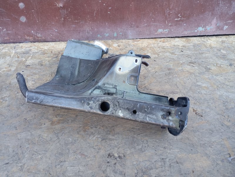 Лонжерон Skoda YETI 2011 5L