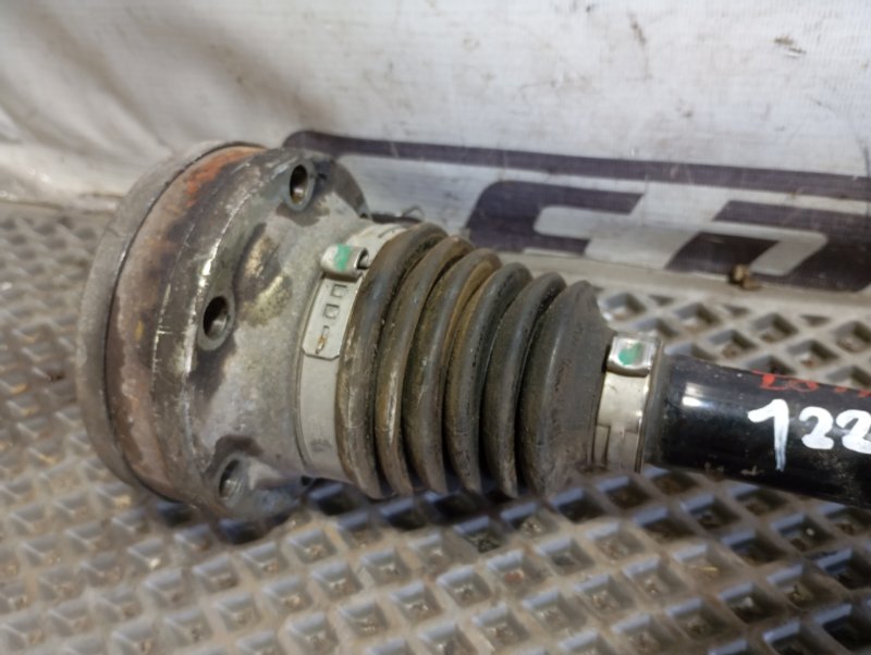 Вал приводной Skoda YETI 2011 5L