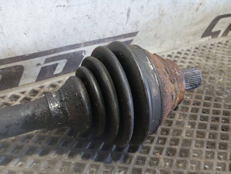 Вал приводной Skoda YETI 2011 5L