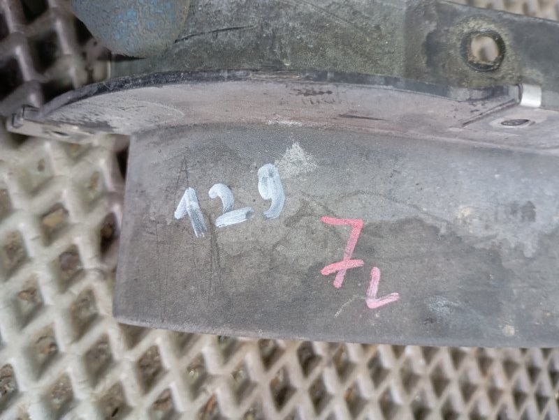 Спойлер колеса Audi A4 2006 B7