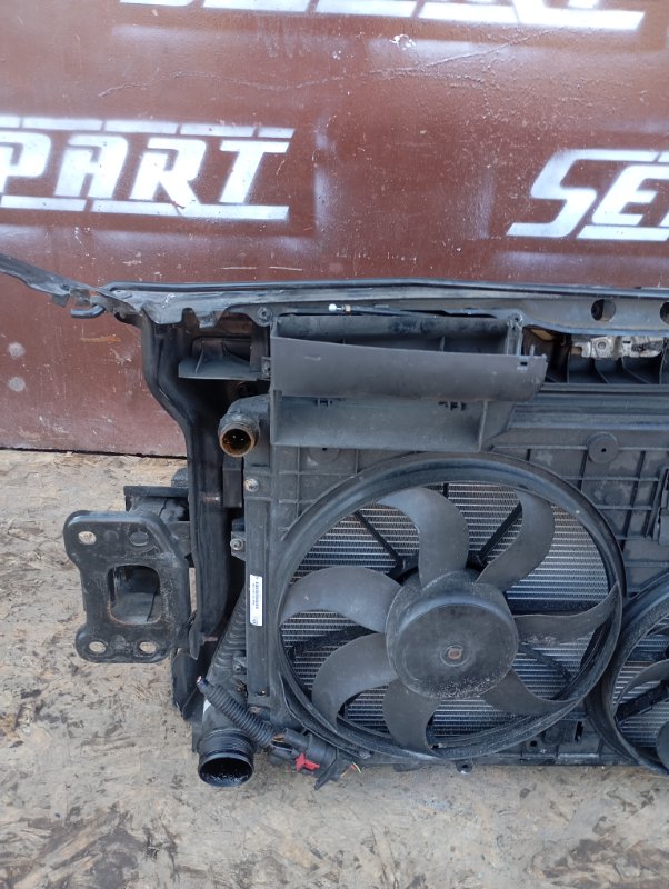Кассета радиаторов в сборе с телевизором Skoda YETI 2011 5L