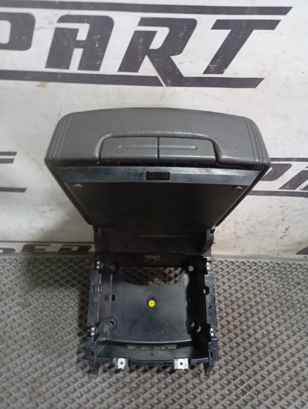 Подлокотник Volkswagen Touareg 2006 GP