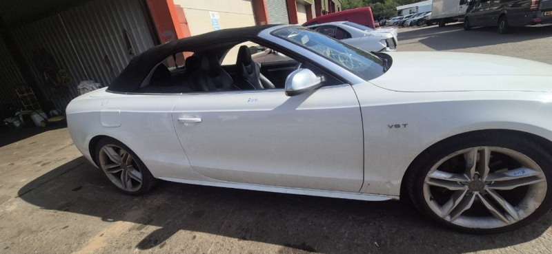 Audi S5 8T Cabriolet Audi S5 2010 8T