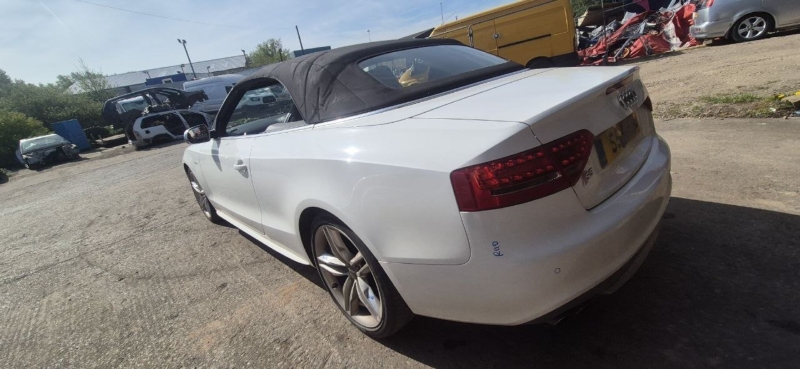 Audi S5 8T Cabriolet Audi S5 2010 8T