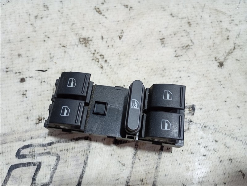 Блок управления стеклоподъемниками Volkswagen Passat 2008 B6