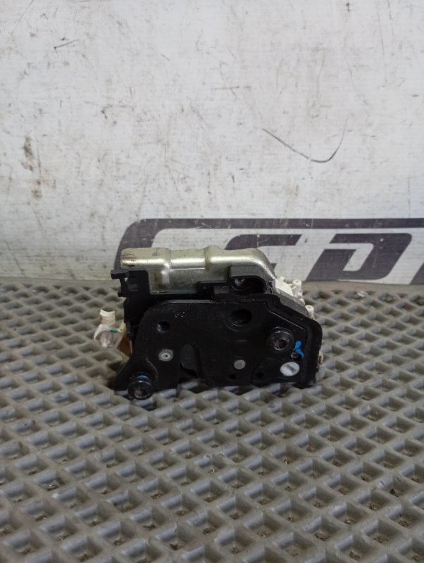 Замок двери Audi S5 2010 8T