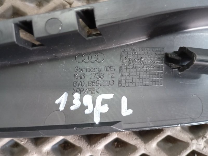 Обшивка стойки Audi S3 2016 8V hatchback