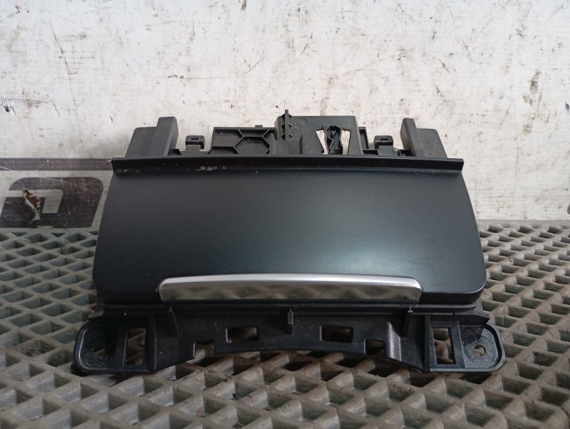 Пепельница Audi S5 2010 8T