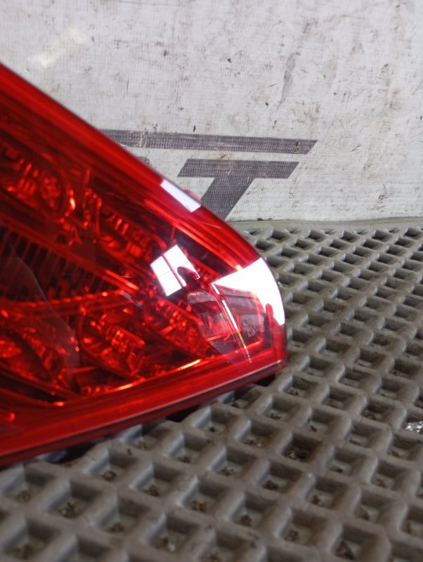 Фонарь внутренний Audi S5 2010 8T