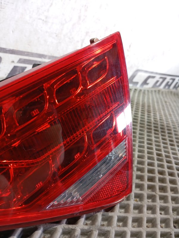 Фонарь внутренний Audi S5 2010 8T