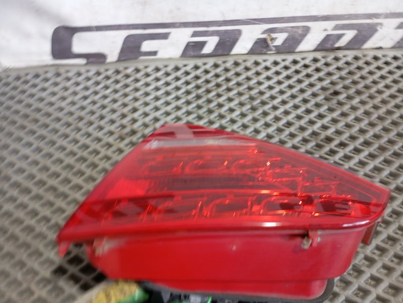 Фонарь внутренний Audi S5 2010 8T