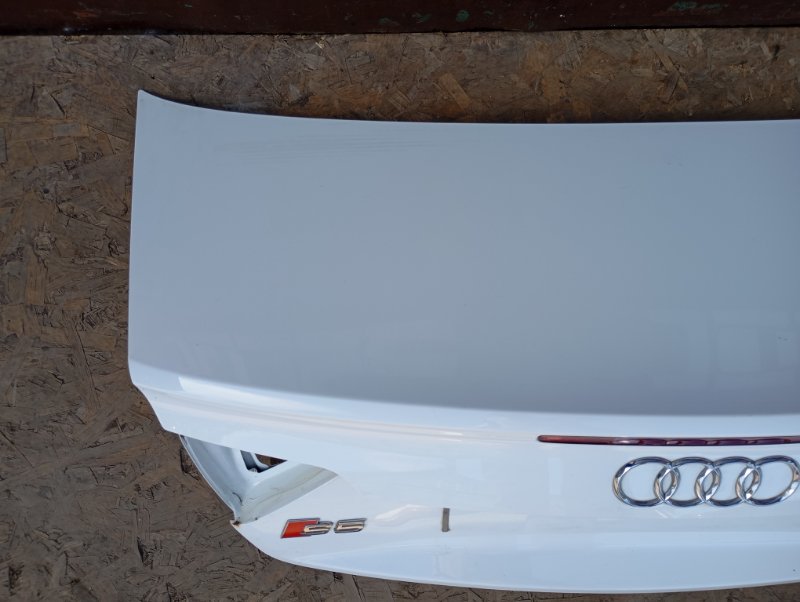 Крышка багажника Audi S5 2010 8T