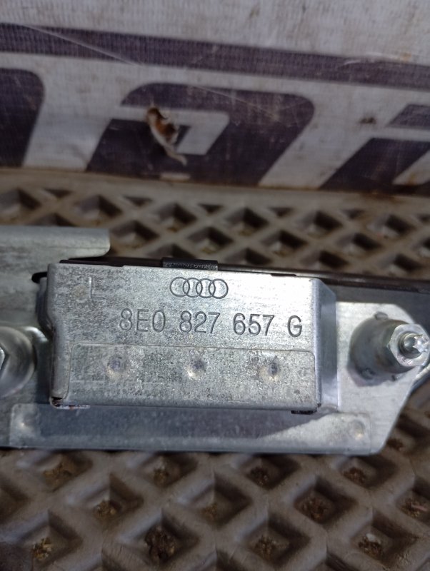 Планка подсветки номерного знака Audi S5 2010 8T