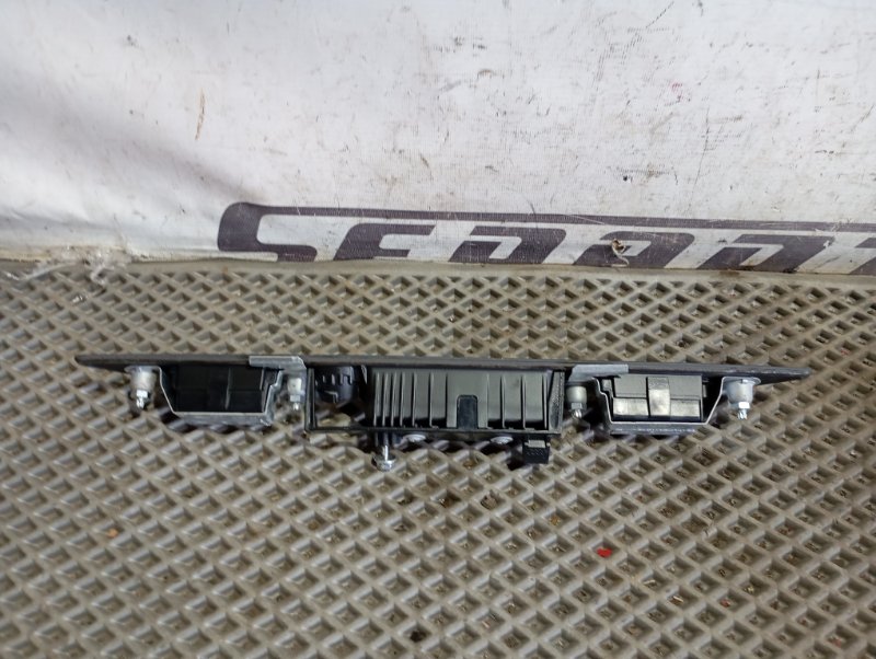 Планка подсветки номерного знака Audi S5 2010 8T