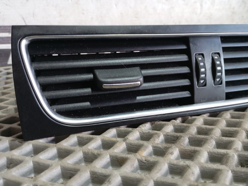 Дефлектор центральный Audi S5 2010 8T
