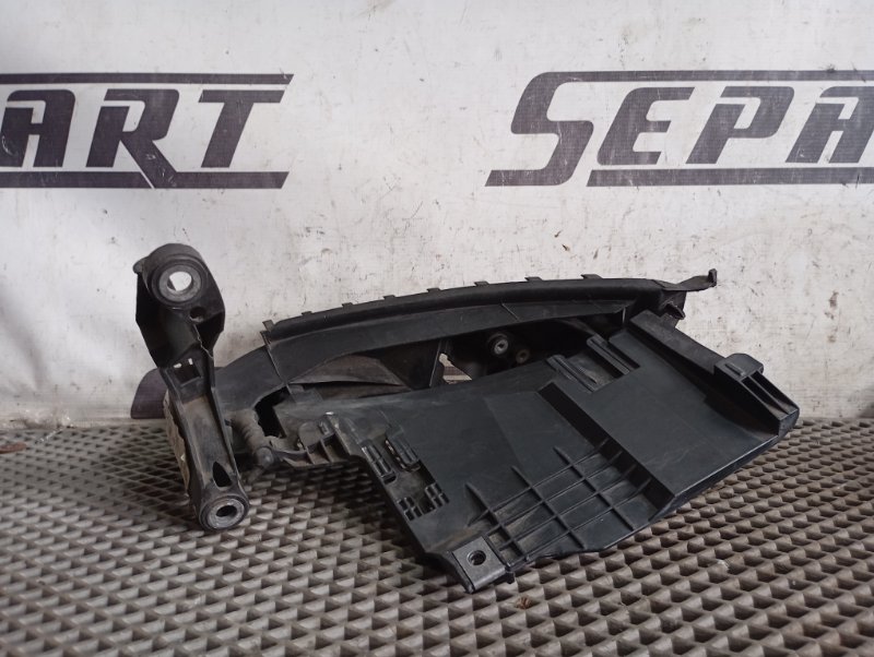 Кронштейн фар Audi S5 2010 8T