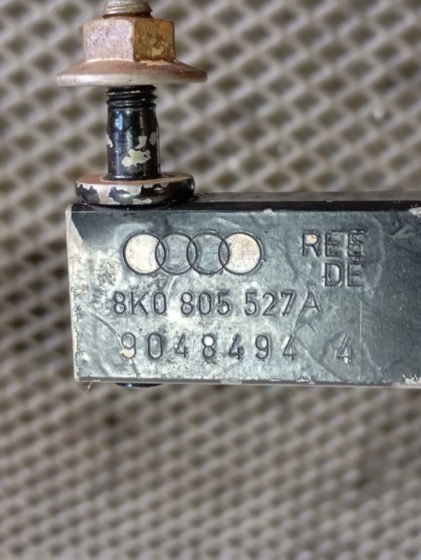 Кронштейн радиатора Audi S5 2010 8T