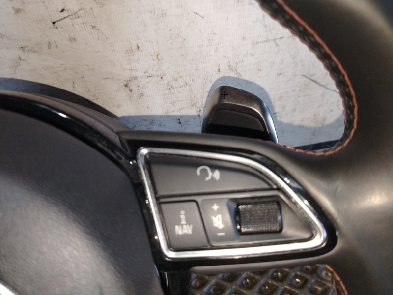 Руль с подрулевыми лепестками Audi S5 2013 8T