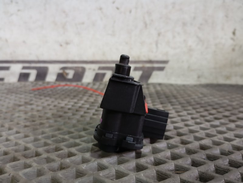 Актуатор лючка топливного бака Audi S5 2013 8T
