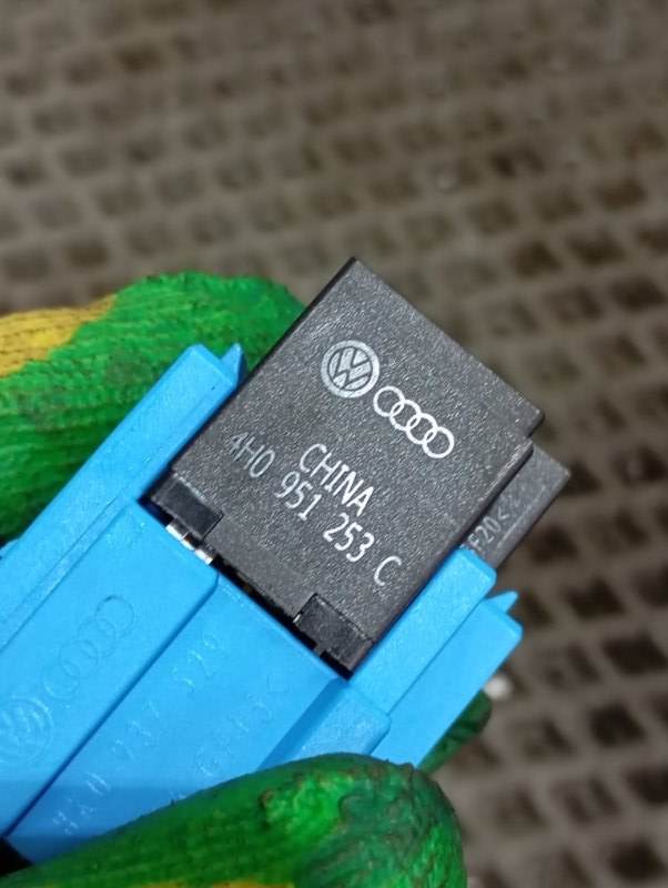 Реле Audi S5 2013 8T