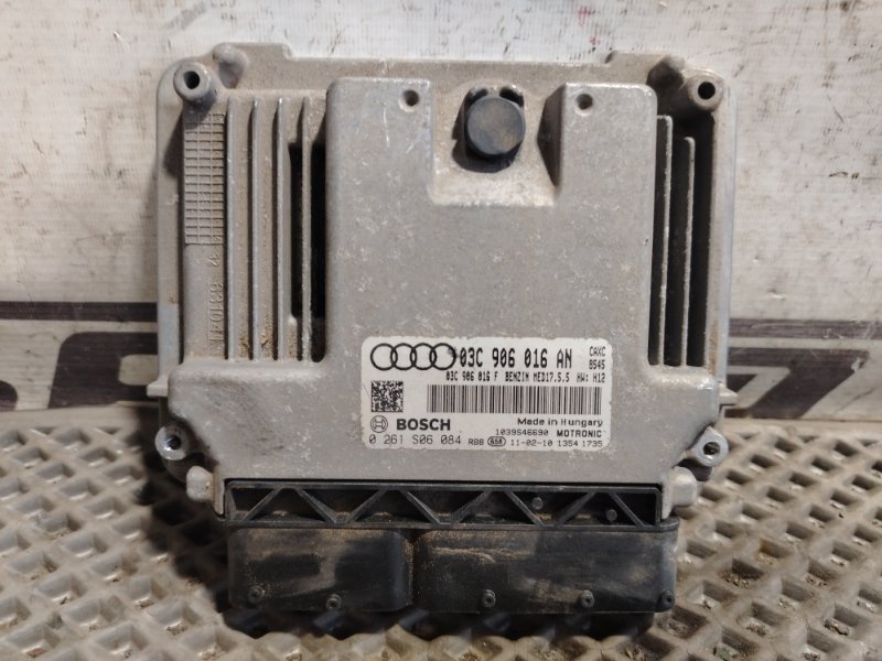 Блок управления двигателем Audi A3 2011 8P