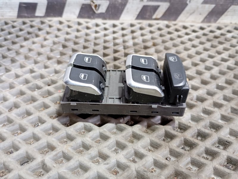 Кнопки стеклоподъемников Audi S5 2013 8T