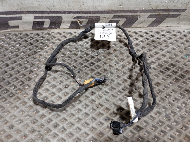 Проводка (коса) двери Audi A3 2011 8P