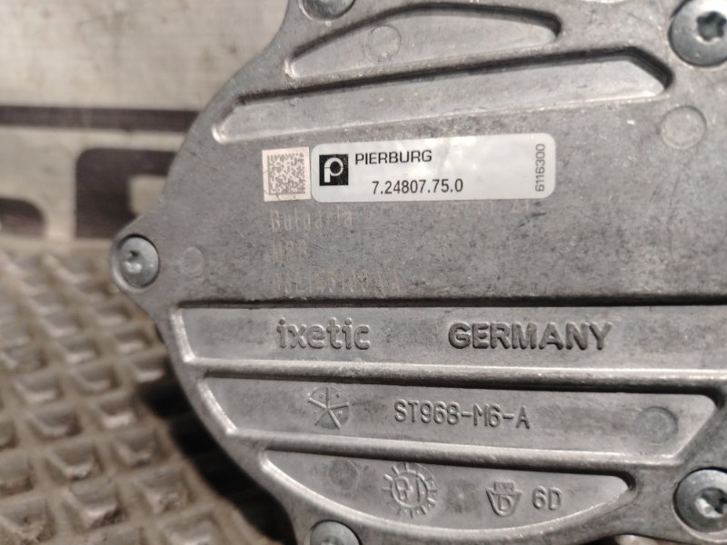 Насос вакуумный Audi Q7 2010 4L