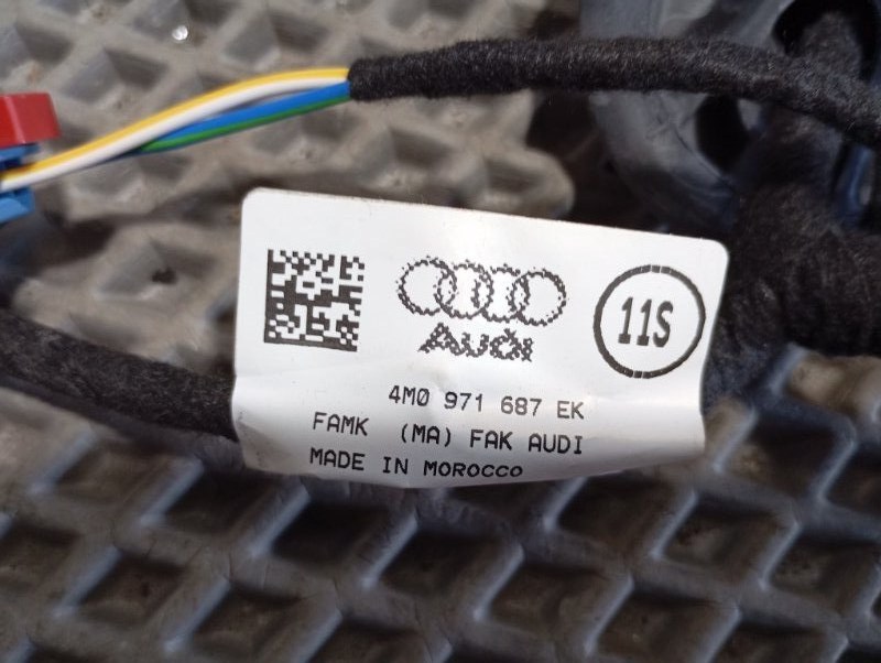 Проводка (коса) двери Audi Q7 2015 4M