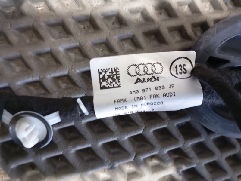 Проводка (коса) двери Audi Q7 2015 4M