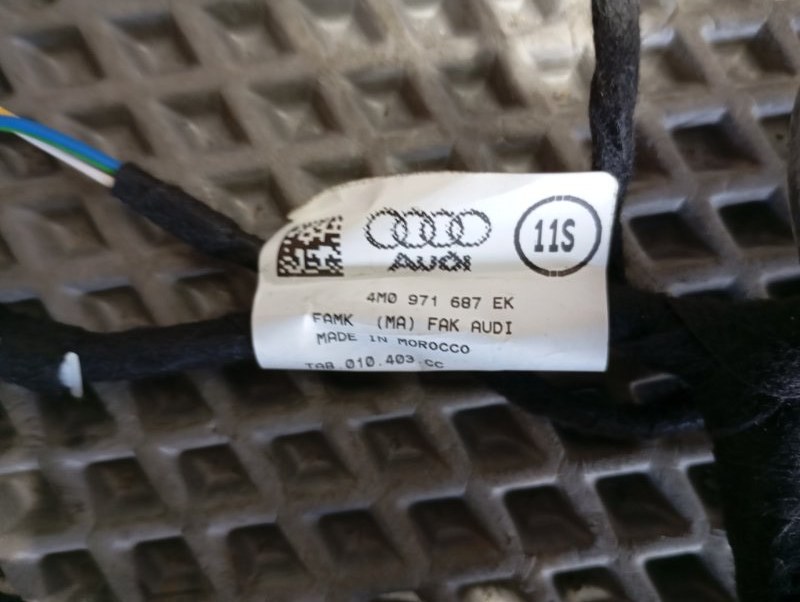 Проводка (коса) двери Audi Q7 2015 4M