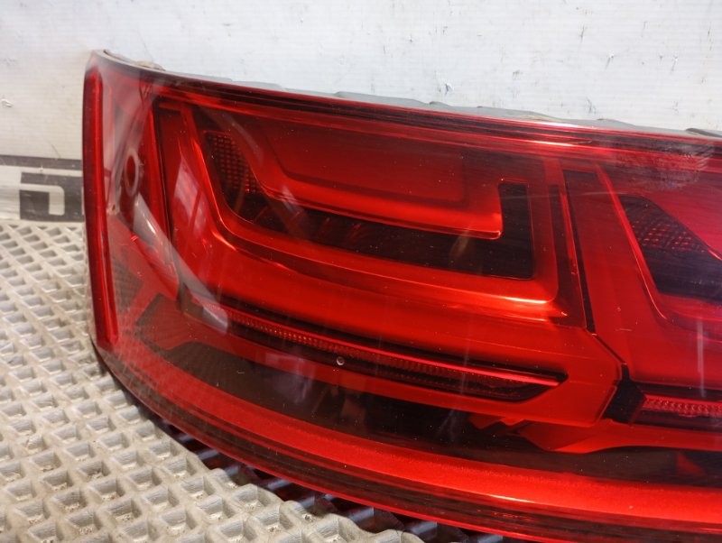 Фонарь Audi Q7 2015 4M