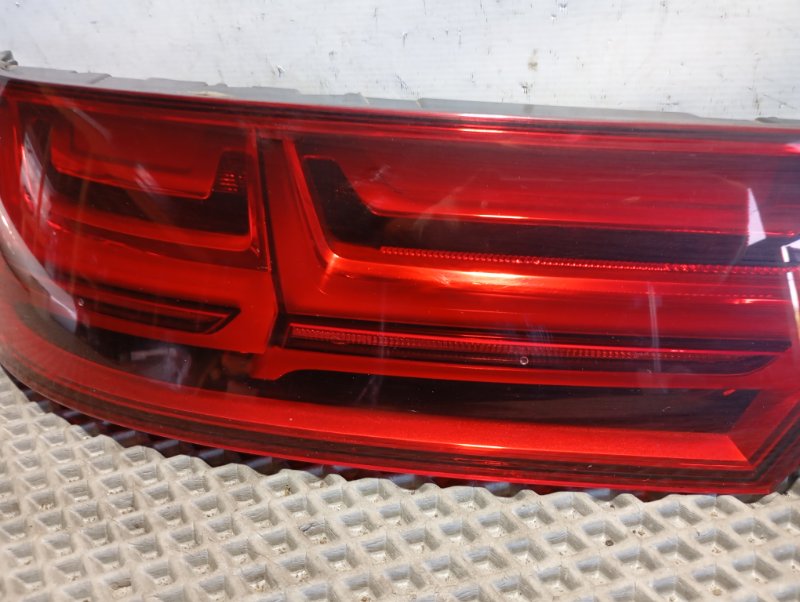 Фонарь Audi Q7 2015 4M