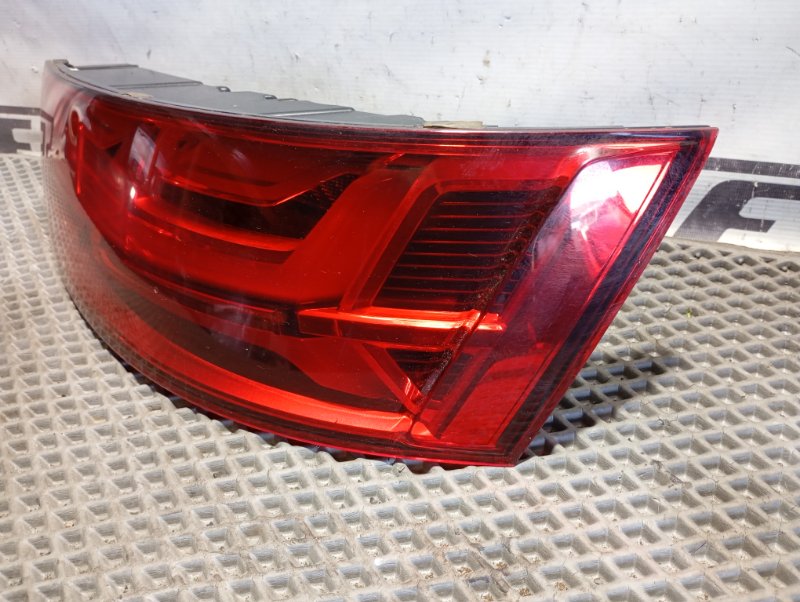 Фонарь Audi Q7 2015 4M