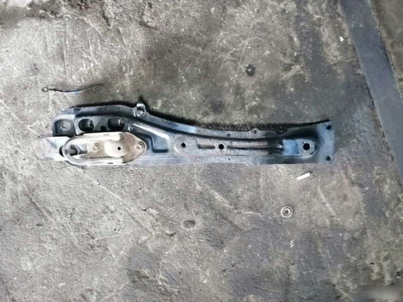 Балка продольная Toyota Corolla E120