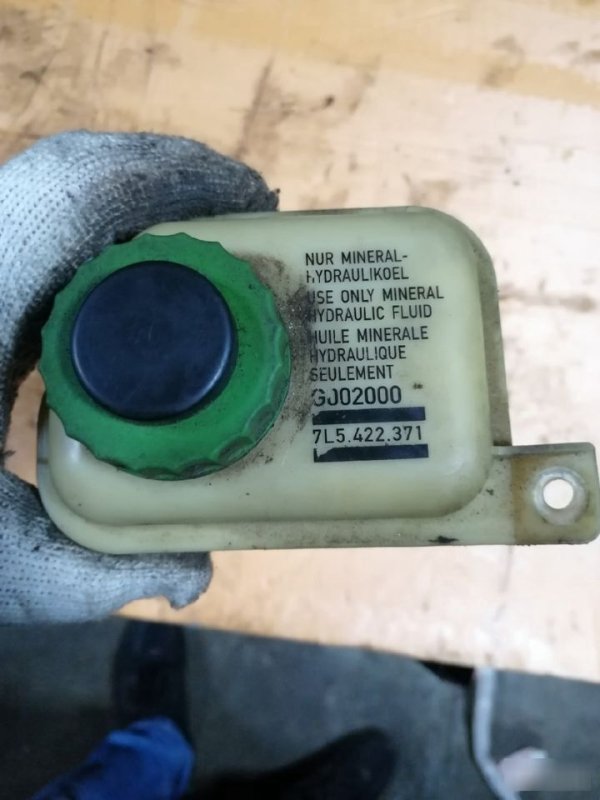 Бачок гур Porsche Cayenne 955