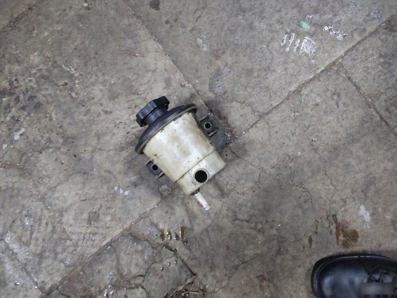 Бачок гур Ford Escape