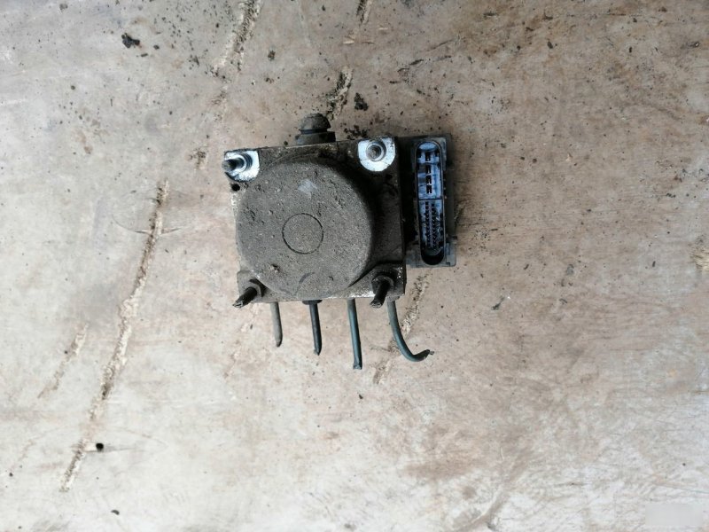 Блок ABS Nissan Note E11